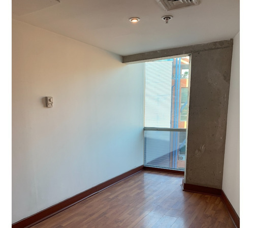 Imagen 14 de 20 de Moderna Oficina - Ciudad Empresarial