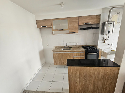 Apartamento Condomínio Spa Acqua Resort 56m. Dois Dormitórios, Ampla Varanda E Cozinha Planejada