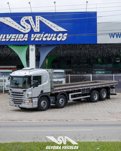 Scania P-310 - Ano: 2017 - 4o Eixo - Carroceria