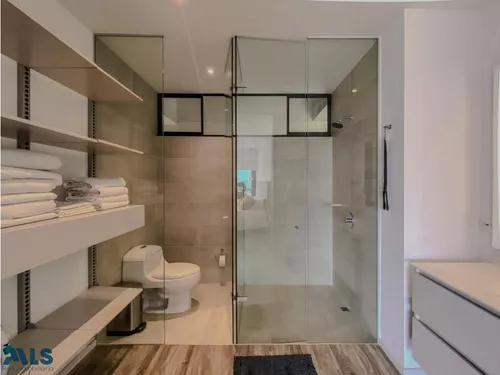 Vive Con Lujo Y Comodidad En El Corazón De Medell...(mls#254203)