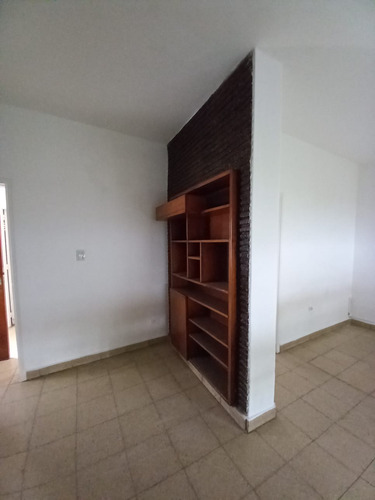 Casa En Alquiler De 3 Dorm En Quintas De Santa Ana