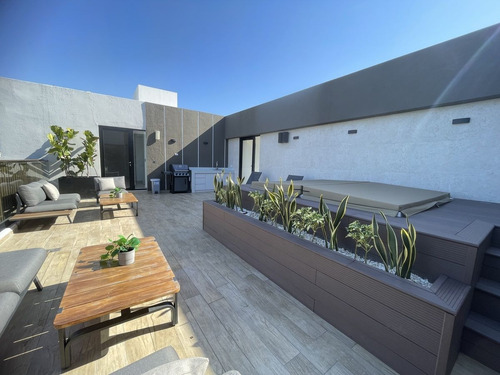 Exclusivo Apartamento Con Terraza, Urbanizacion Privilegiada