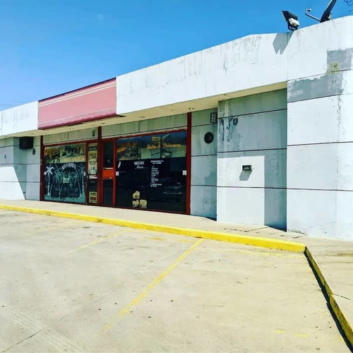 Imagen 20 de 26 de Leal Pérez Vende Bomba De Gasolina En Puerto Cabello