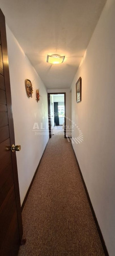 Imagen 10 de 25 de Apartamento En Venta En Punta Del Este, Mansa Frente Al Mar! - Punta Del Este Mansa