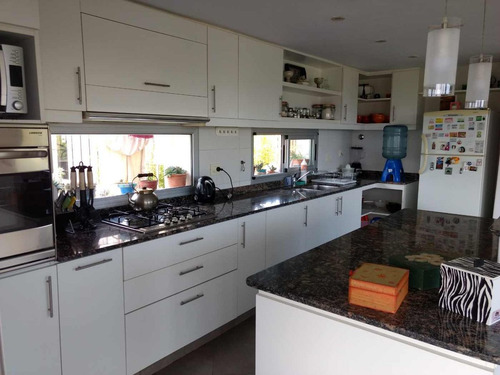 Venta Casa + Departamento V. Del Lago Carlos Paz