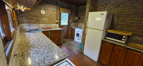 Casa 5 Dormitorios Pileta Y Arroyo Propio En Tanti
