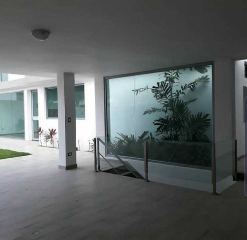 Imagen 6 de 10 de En Venta Moderna Casa A Estrena Urbanizacion Guataparo