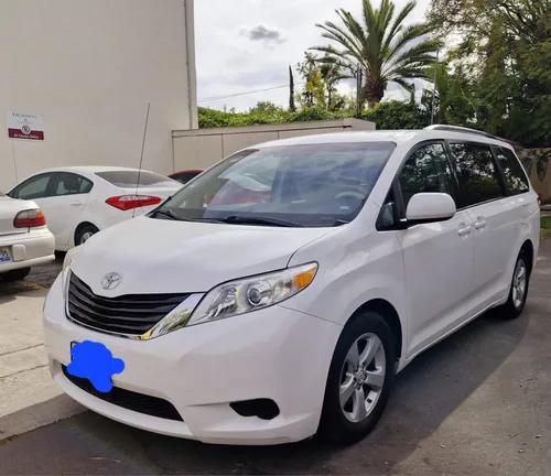 Toyota Sienna 3.5 Le Mt