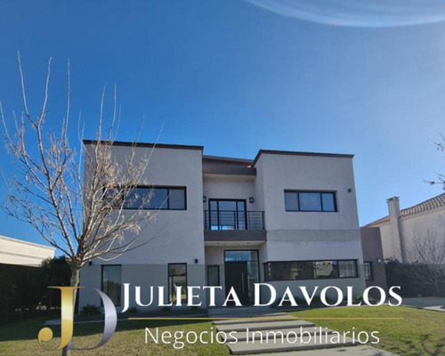 Casa En Venta El Canton Barrio Puerto