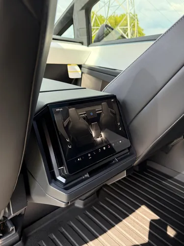 Tesla Cybertruck Foundation Series 4x4
