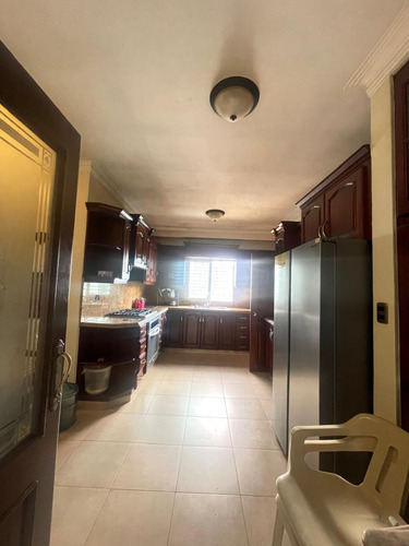 Foxpiantini.com - Za140 | Venta De Residencia En Piantini Y Serralles | Exclusividad Y Estilo Contemporáneo