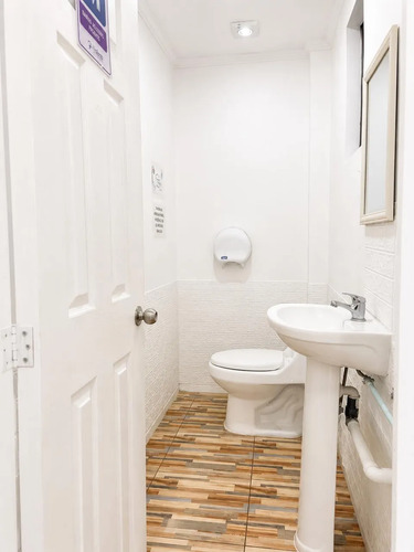Venta De Casa Comercial Ideal Para Negocio De Salud