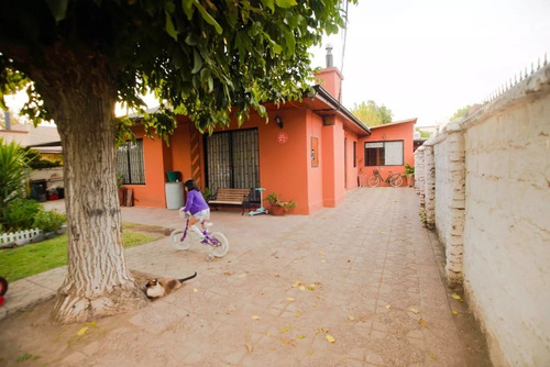 Casa Avda Echeñique, La Reina, Cercana A Metro Simon Bolivar