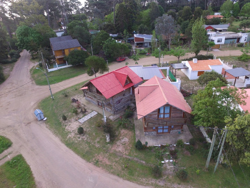 Venta Piriápolis - Hermosa Cabaña De Tronco Y Material En Barrio Country - Ref 2733
