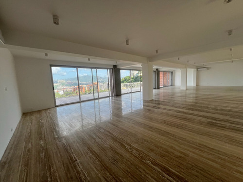 Vende Exclusivo Apartamento Con Terraza Y Vista Panorámica 360°, Urb. Colinas De Bello Monte, (sector Valle Arriba). Calle Cerrada Con Vigilancia, Edificio Boutique De Solo 3 Apartamentos, Privacidad.