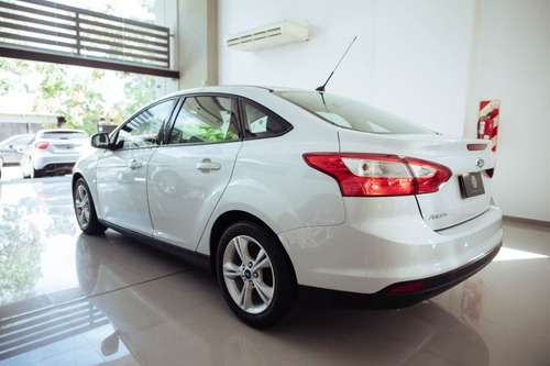 Imagen 7 de 8 de Ford Focus 4p 1.6l N Mt S