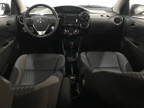 Imagen 15 de 17 de Chevrolet Onix