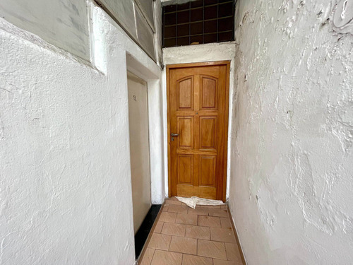 Imagen 18 de 20 de Taller Con Vivienda A Reciclar En Parque Chas