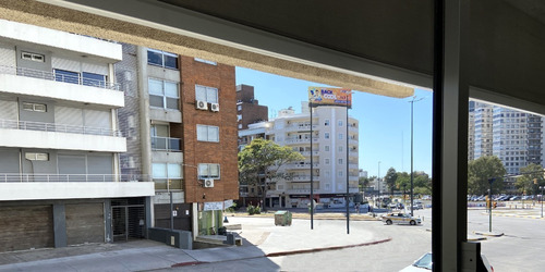 Venta Apartamento 2 Dormitorios Al Frente En Parque Batlle