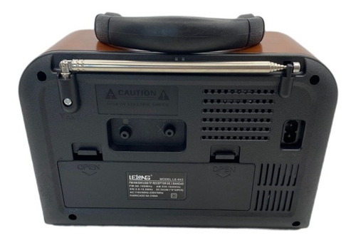 Caixa De Som Retrô Bluetooth Am/fm/sw Usb Sd Relógio Le-643 Cor Marrom Madeira