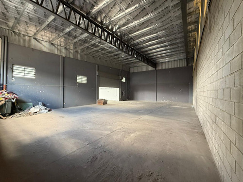 Local Comercial 681 M² En Esquina S/avenida - San Justo