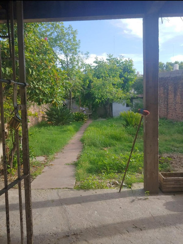 Casa En Venta - 2 Dormitorios 3 Baños - Local - 353mts2 - Caseros