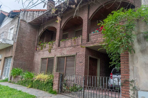 Imagen 3 de 19 de 505 Entre 19 Camino Gral Belgrano - Casa De 3 Dormitorios En Venta En Gonnet-