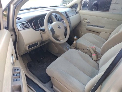 Nissan Tiida 1.8 Visia 4 P 2011