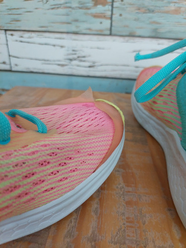 Tênis Feminino New Balance Fresh Foam Fast Tamanho 37 (Usado)