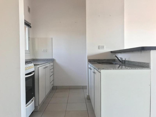 Imagen 6 de 22 de Excelente Departamento De 2 Amb Con Terraza
