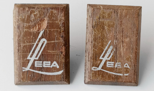 Leea Logo Original De Parlantes En Madera 4 X 2,8 Cm - C1