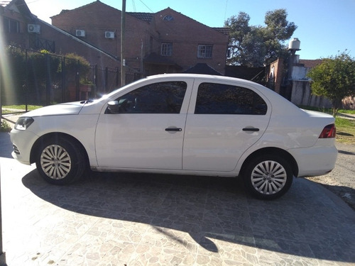 Imagen 2 de 12 de Volkswagen Voyage 1.6 101cv 2013