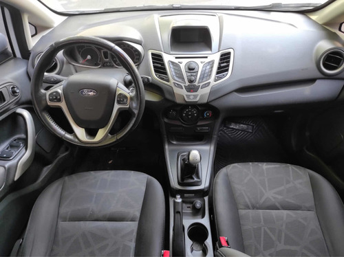 Imagen 8 de 8 de Ford Fiesta Kinetic Design 2011 1.6 Design 120cv Titanium