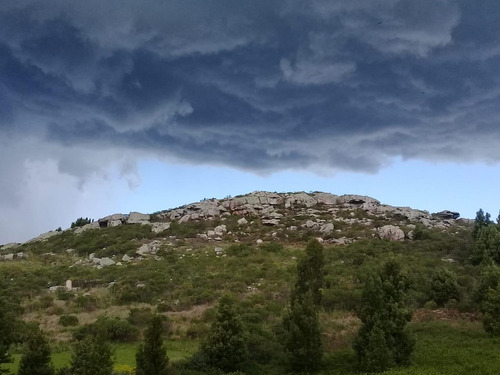Venta Casa Quinta 2 Dormitorios Sierra De Los Padres Con Cochera