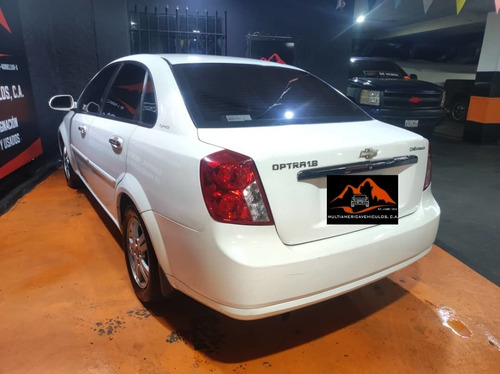 Imagen 10 de 15 de Chevrolet Optra Sedan