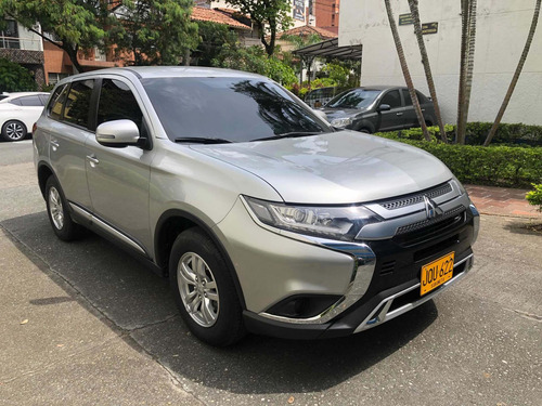 Mitsubishi Outlander Lx, Modelo: 2022 - 530km, 7 Puestos,4x4