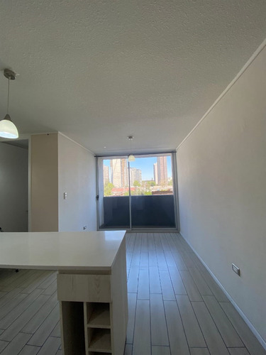 Departamento En Venta De 2 Dorm+2 Baños En Estación Cent