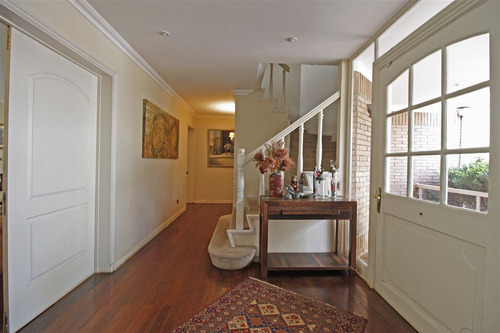 Casa En Venta De 7 Dorm. En Lo Barnechea