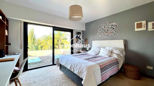 Casa En Venta En Barrio Privado Carmel