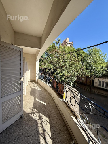 Venta. Departamento Planta Alta De 3 Dormitorios Con Terraza