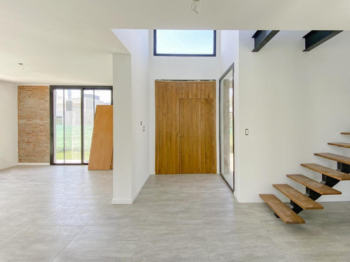 Imagen 8 de 30 de Casa De 3 Dormitorios En Los Pasos Del Jockey