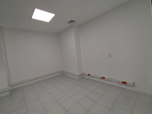 Imagen 24 de 24 de Oficina Para Arriendo Sector Centro Plaza De Bolivar / Cod 4996417