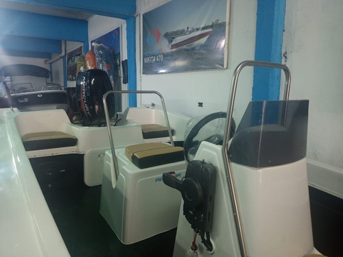 Imagen 2 de 9 de Lancha Traker 5.30 2023 Full 0 Hs 40 Hp 2017 50 Hs Full Pto