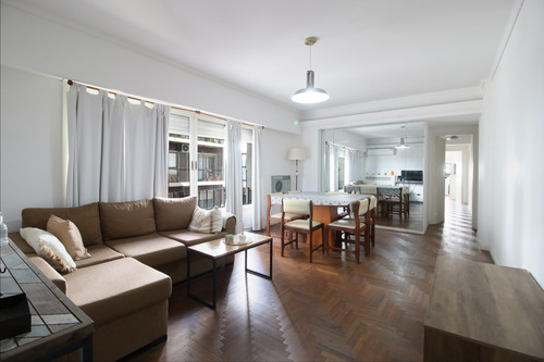 Recoleta. Departamento 4 Ambientes .