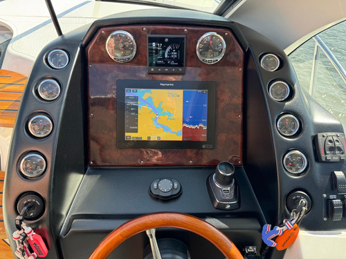 Lancha Triton 370ht, Zerada E Completa Na Represa