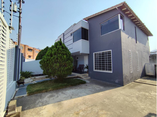 Venta De Town House En Manantial C-233548  H.h