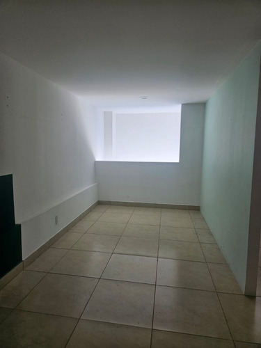 Local Comercial En Renta En Plaza Ubicada En Milenio Iii Queretaro