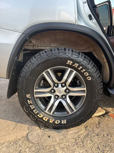Toyota Fortuner Sw4 2.4 4x2 At Diesel