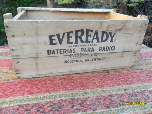 Antigua Caja En Madera D Baterias P Radio Eveready