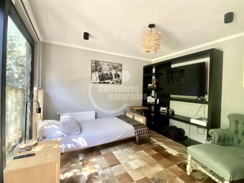 Casa En Venta De 5 Dorm.la Dehesa Lo Barnechea
